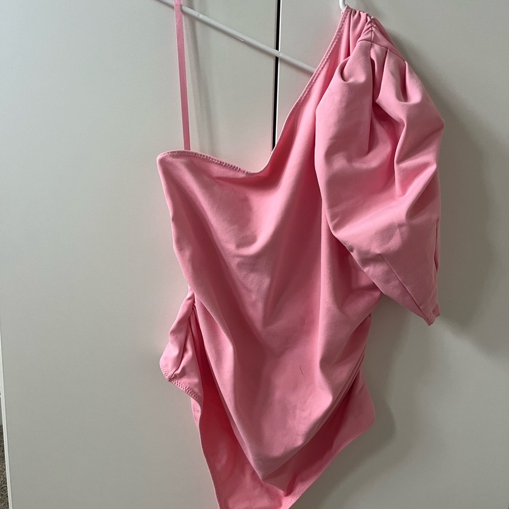 Free People Size medium  Somethin Bout You One-Shoulder Bodysuit in Blossom Pink